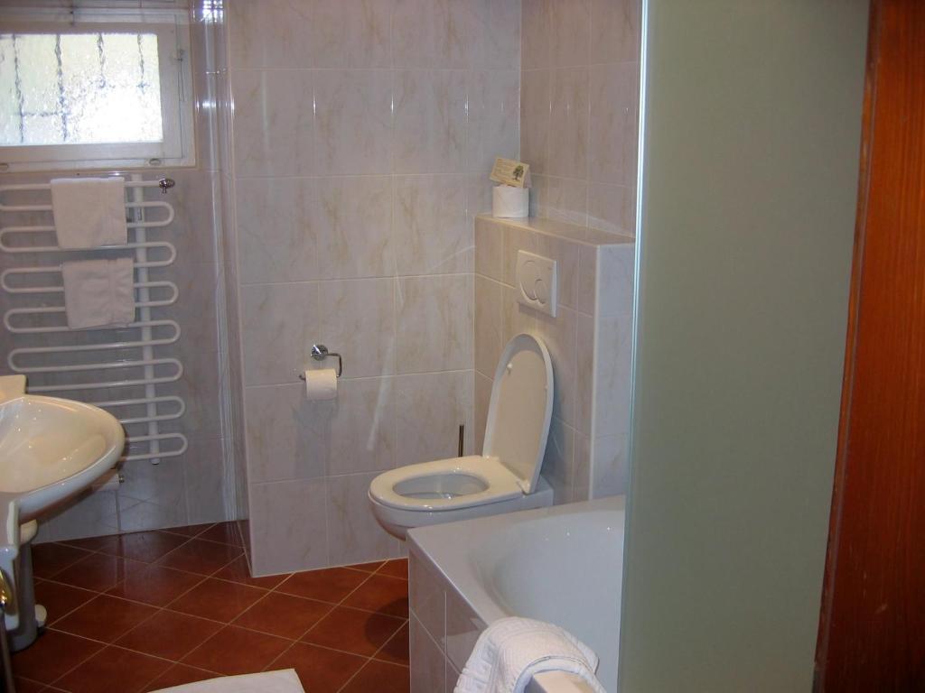 Gasthof Koreth Innsbruck Room photo