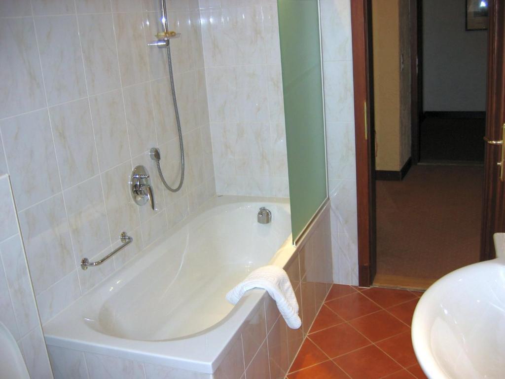 Gasthof Koreth Innsbruck Room photo